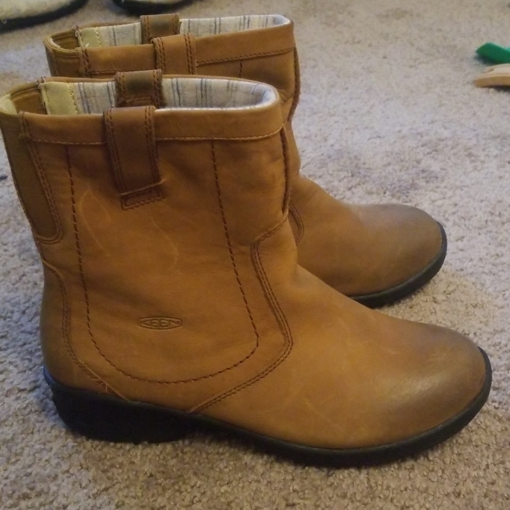 Keen ankle boots